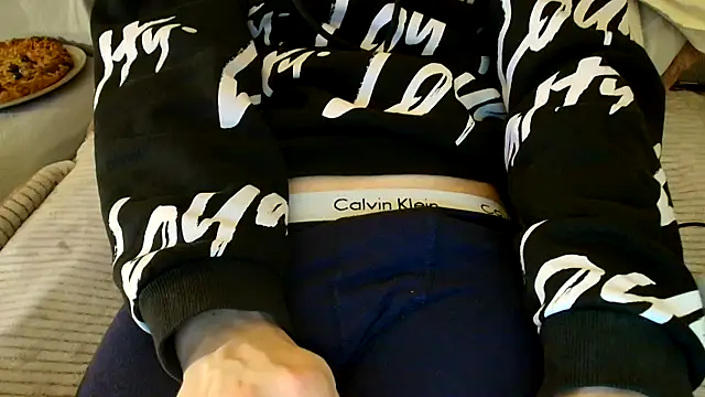 Breezydicksn online show from December 1, 10:04 pm