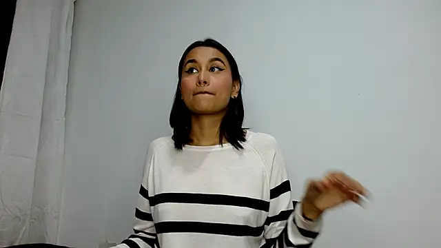 Gia Lee online show from September 16, 2:45 am