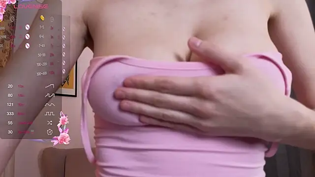 Snapshot of Sonia_Jones chatting on October 15, 5:13 pm Sonia Jones online show from October 15, 5:13 pm