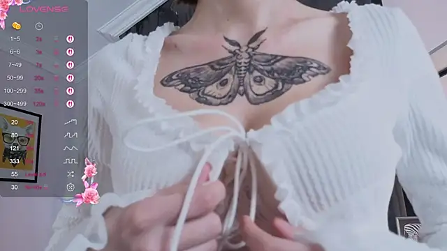 Snapshot of Sonia_Jones chatting on October 25, 6:24 pm Sonia Jones online show from October 25, 6:24 pm