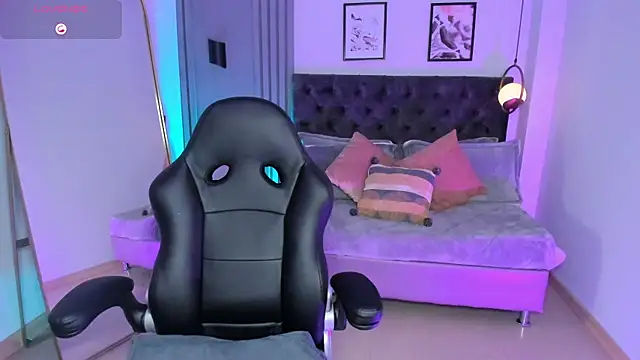 Snapshot of dreamleah_ chatting on October 18, 4:59 am dreamleah online show from October 18, 4:59 am