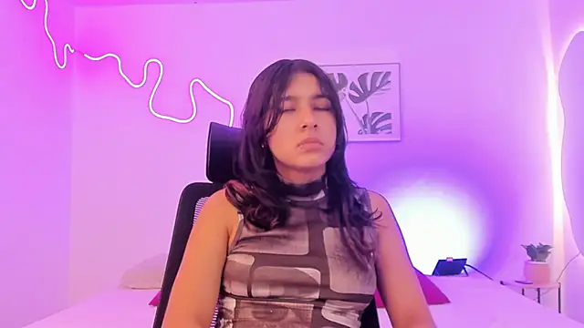 Cherrydollxx online show from November 17, 11:38 am