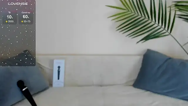 Snapshot of BlackyLii chatting on September 12, 1:28 am BlackyLii online show from September 12, 1:28 am