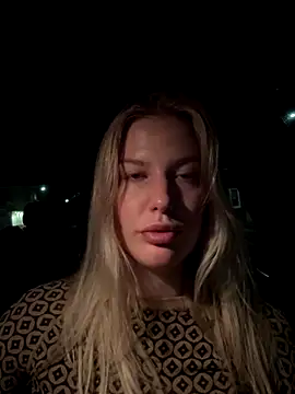 Chloemillerrxx online show from September 18, 3:41 am