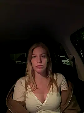 Chloemillerrxx online show from September 29, 6:13 pm