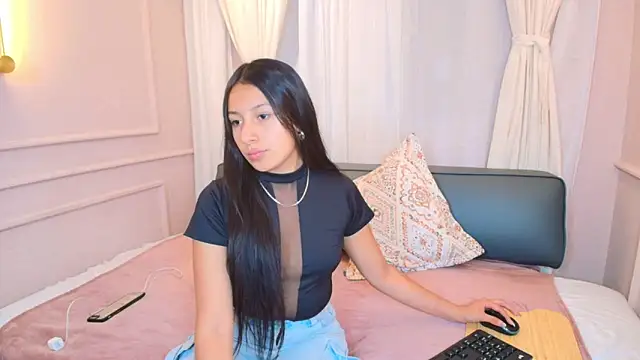 Nahomi key  online show from October 15, 7:36 pm