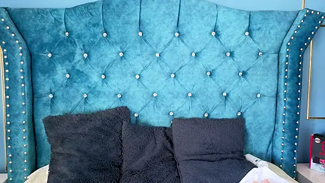 EmilyGala online show from November 10, 8:08 pm