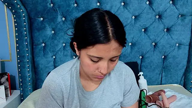 EmilyGala online show from November 21, 8:18 pm