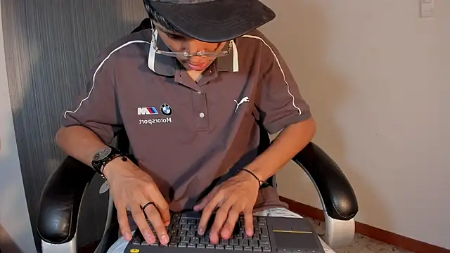 Daddy Darcks online show from October 18, 7:47 pm