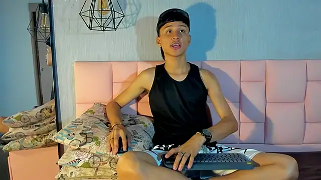 Daddy Darcks online show from November 7, 8:20 pm