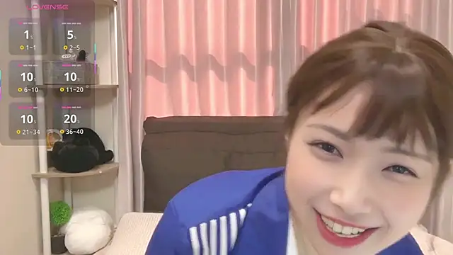 Snapshot of Ruu-chaaan chatting on October 23, 4:01 am Ruu-chaaan online show from October 23, 4:01 am