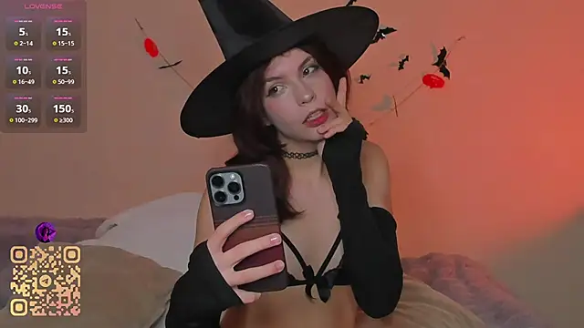 DaiquiriChan online show from October 30, 8:05 am