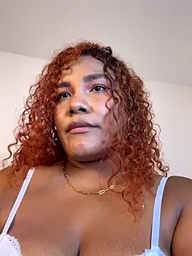 Snapshot of anailynn chatting on October 15, 10:10 pm anailynn online show from October 15, 10:10 pm