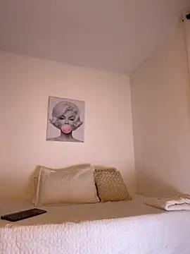 Snapshot of anailynn chatting on October 21, 11:16 pm anailynn online show from October 21, 11:16 pm