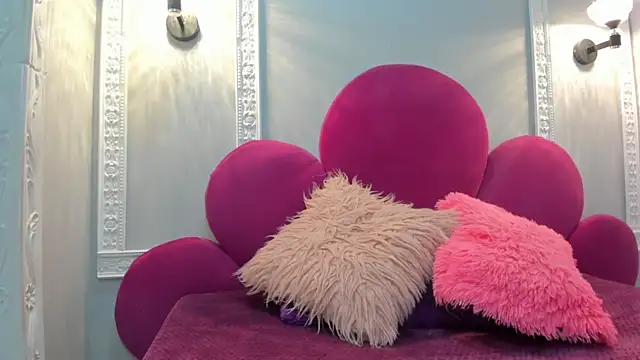 Saammy 17 online show from October 25, 8:25 pm