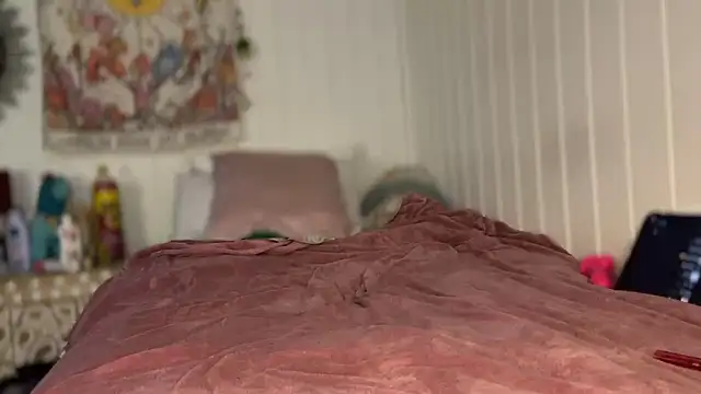 Snapshot of lau_laulu chatting on October 15, 11:05 pm lau laulu online show from October 15, 11:05 pm