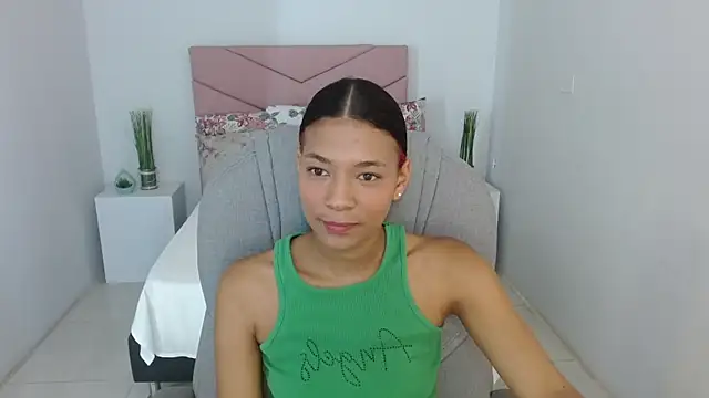 SarayVega  online show from September 13, 6:51 pm