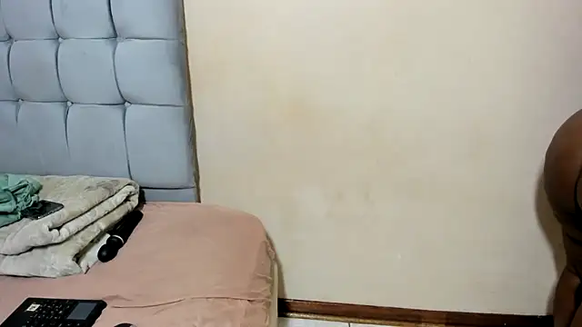 curveAss222 online show from September 20, 12:11 am