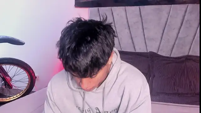 ZYZZ1312 online show from November 26, 3:13 pm