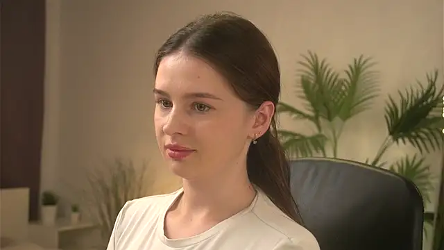 Olivia Farrell online show from September 20, 12:50 pm