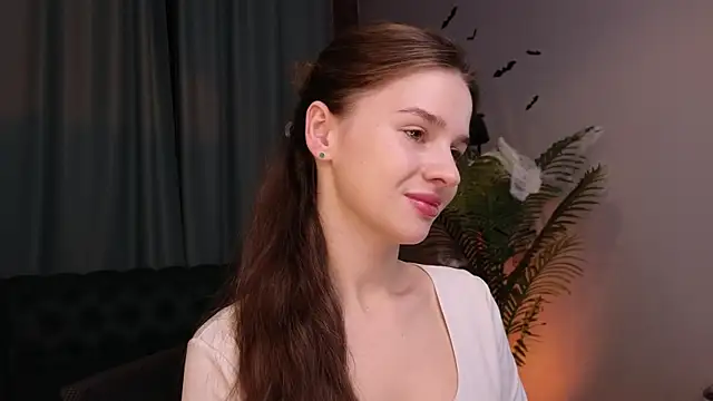 Olivia Farrell online show from October 27, 12:42 pm