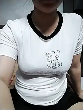 Mie rose online show from October 18, 1:34 pm