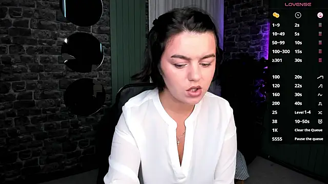 moodberry online show from October 17, 7:00 am