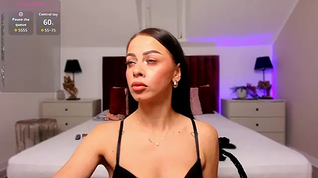 MiaGoldX online show from October 6, 3:59 am