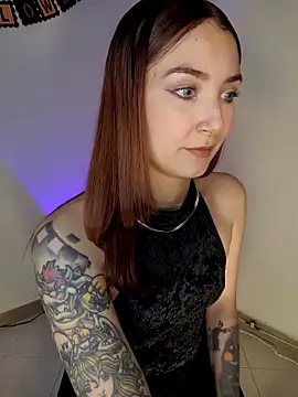 Snapshot of Isis-Blaze chatting on October 14, 8:31 pm Isis-Blaze online show from October 14, 8:31 pm