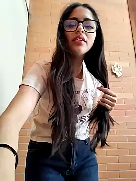 Snapshot of Goddesscut333 chatting on November 6, 6:42 pm Goddesscut333 online show from November 6, 6:42 pm