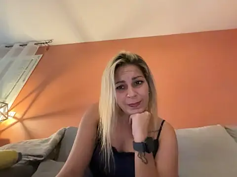 minettedusud online show from September 17, 10:17 am