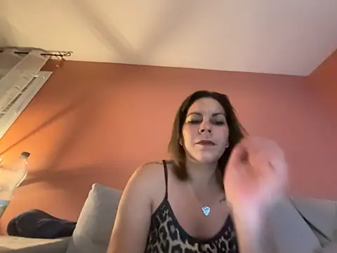 minettedusud online show from November 28, 9:17 pm