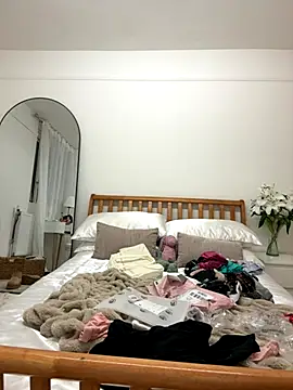 MilaRenee online show from October 15, 6:19 pm