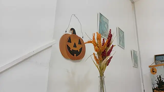 Lizbeth Rouse online show from October 31, 11:33 am