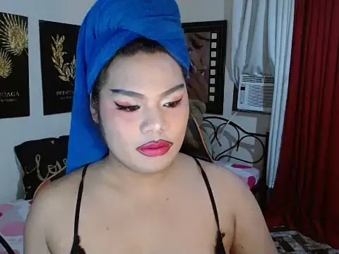 Snapshot of TSbrianaHugeCock chatting on November 10, 1:10 pm TSbrianaHugeCock online show from November 10, 1:10 pm