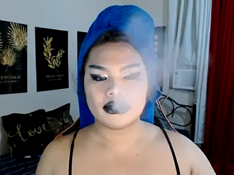 Snapshot of TSbrianaHugeCock chatting on November 27, 9:00 am TSbrianaHugeCock online show from November 27, 9:00 am