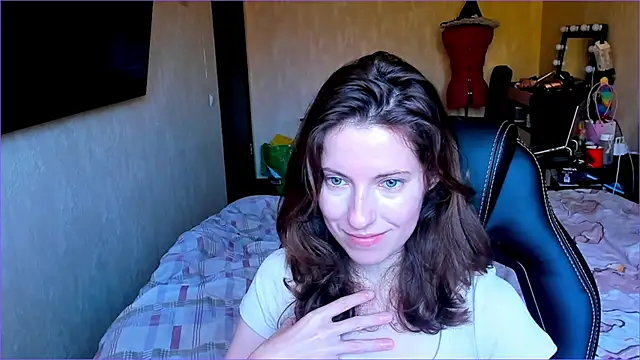 Agata in Wonderland online show from October 3, 8:55 am