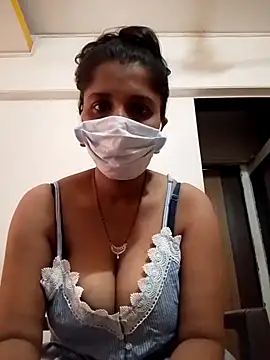 Snapshot of Love_Foreverr12 chatting on October 16, 4:46 am Love Foreverr12 online show from October 16, 4:46 am