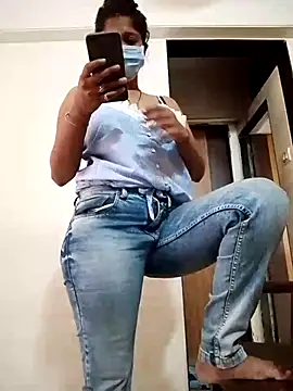 Snapshot of Love_Foreverr12 chatting on October 25, 9:06 am Love Foreverr12 online show from October 25, 9:06 am