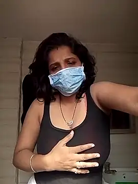 Snapshot of Love_Foreverr12 chatting on November 19, 7:08 am Love Foreverr12 online show from November 19, 7:08 am