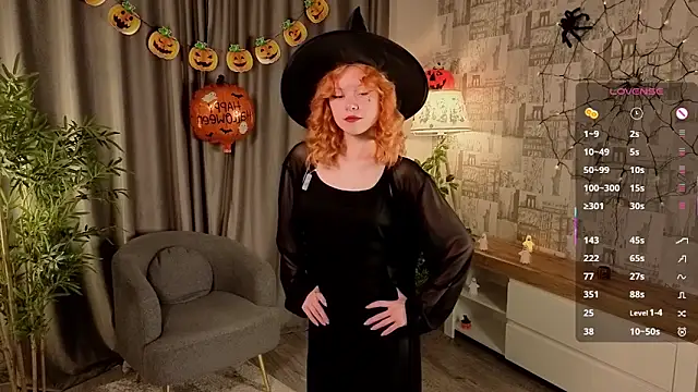 Snapshot of TiannaBorlace chatting on October 31, 11:11 am TiannaBorlace online show from October 31, 11:11 am