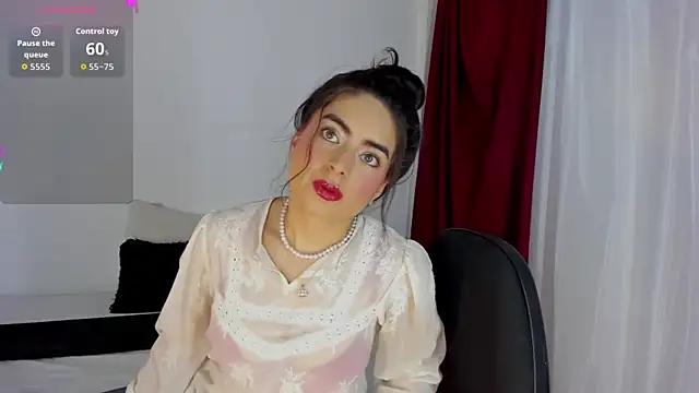 sashaa petit online show from November 11, 12:05 pm