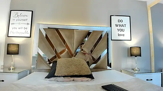 cellestehot online show from October 16, 11:55 am