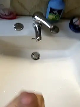 Snapshot of Empi19cm chatting on September 17, 5:42 am Empi19cm online show from September 17, 5:42 am