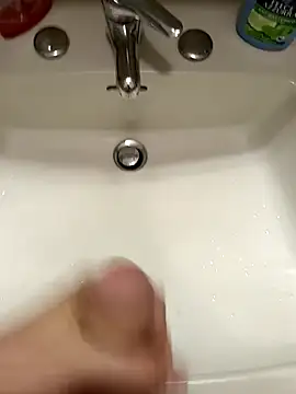 Snapshot of Empi19cm chatting on September 18, 5:09 am Empi19cm online show from September 18, 5:09 am