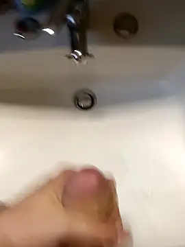 Snapshot of Empi19cm chatting on October 16, 4:41 pm Empi19cm online show from October 16, 4:41 pm