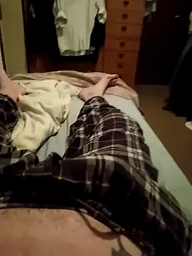 Snapshot of Empi19cm chatting on October 18, 3:42 am Empi19cm online show from October 18, 3:42 am