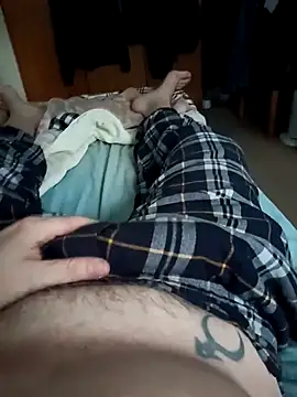 Snapshot of Empi19cm chatting on November 9, 6:44 am Empi19cm online show from November 9, 6:44 am