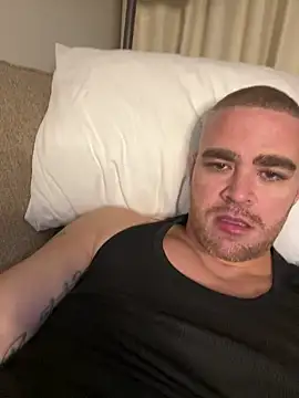 Snapshot of Dallasbest214 chatting on September 17, 9:00 am Dallasbest214 online show from September 17, 9:00 am