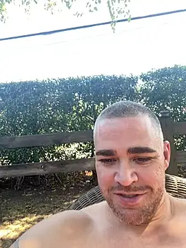 Snapshot of Dallasbest214 chatting on September 27, 6:46 pm Dallasbest214 online show from September 27, 6:46 pm